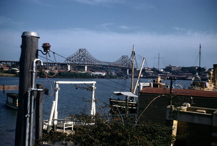 1-22 Met pontje pover de rivier in Brisbane