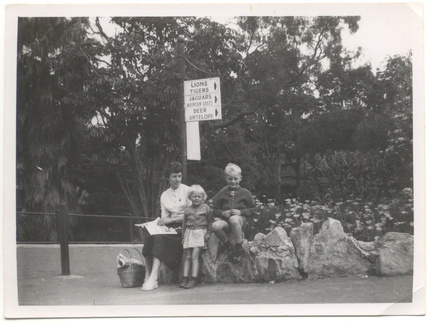 Mum Jos Nick At Zoo
