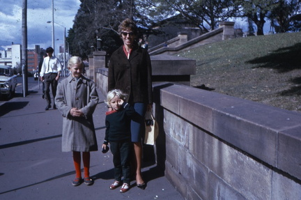 GinaJoHettySydney Aug65